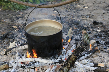 Kochen auf Holzfeuer II