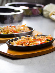 Udon (thick wheat noodles)