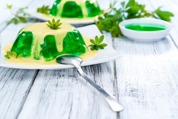 Jelly (Woodruff taste) with Vanilla Sauce
