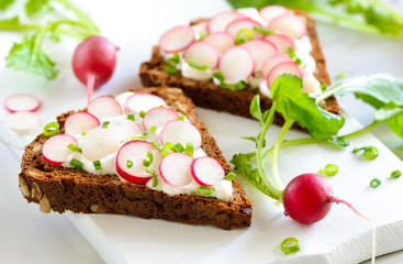 Sandwiches with radishes