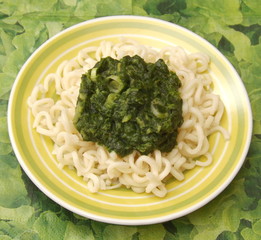 Nudeln mit Spinat