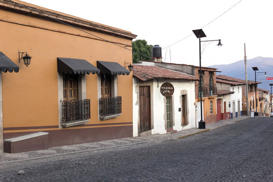 Calle con casas 