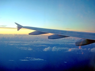 Olhando pela janela do avião