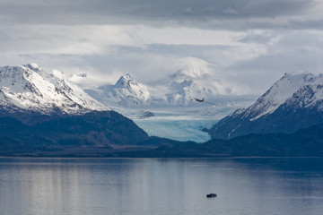 Fototapeta na wymiar Hercules against Grewingk Glacier