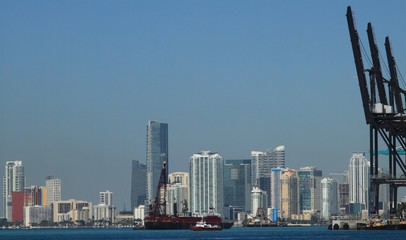 Fototapeta premium Widok na port i centrum Miami