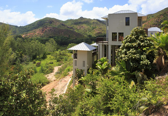 Fototapeta na wymiar Villas on the hotel Raffles Praslin Seychelles.