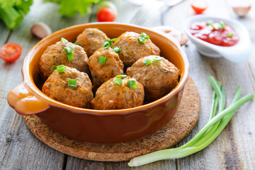 Meatballs with tomato sauce