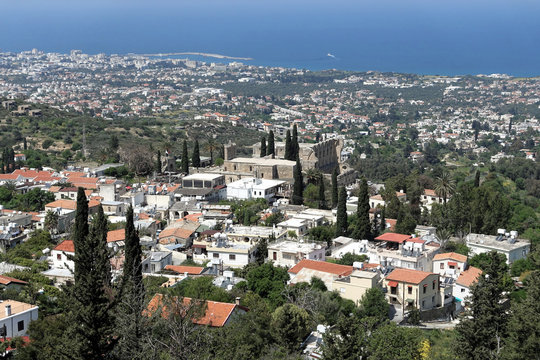 Nord-Zypern, Dorf Bellapais bei Girne