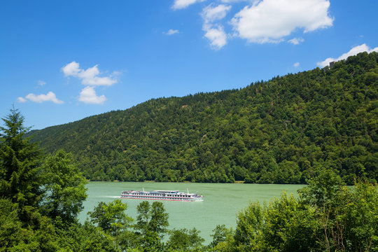 Schiffahrt im Donautal bei Passau