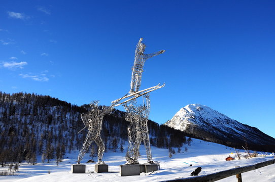 Montgen&egrave;vre sculpture l'Envol