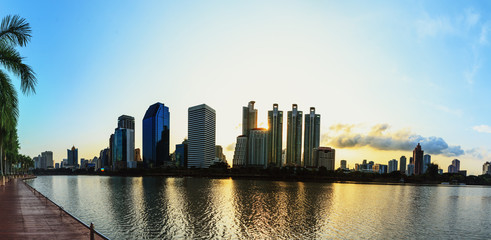 Fototapeta na wymiar Panorama ,sunrise of Bangkok cityscape
