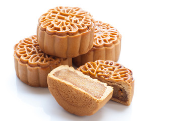 Mid-Autumn Festival moon cake on wooden board