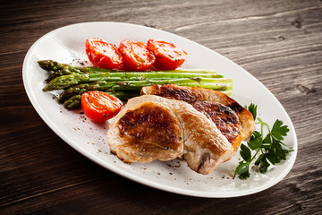 Grilled steaks and asparagus 