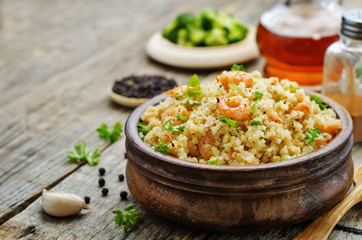 quinoa with shrimp and parsley