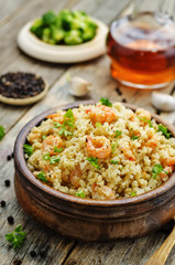 quinoa with shrimp and parsley