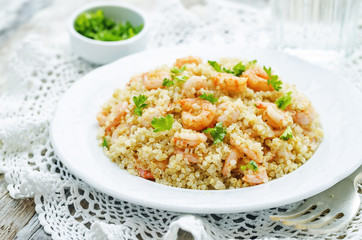quinoa with shrimp and parsley