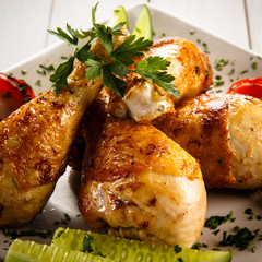 Grilled chicken legs and vegetables 