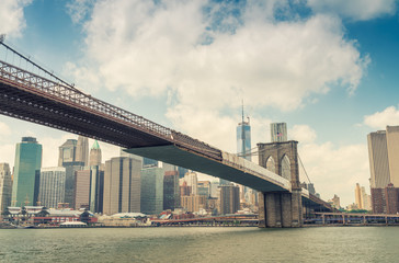 Obraz premium The Brooklyn Bridge and Downtown Manhattan, New York City skylin