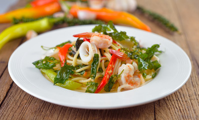 Spaghetti spicy seafood with herb