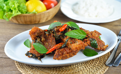 fried fish with red chilli sauce