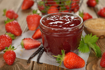 Strawberry jam with vanilla