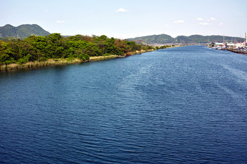 松江　大橋川　初夏