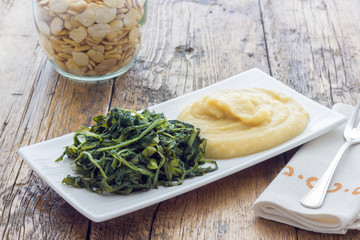 Mashed fava beans with chicory