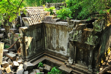 Fototapeta premium Ruins of Beng Mealea Temple in Cambodia