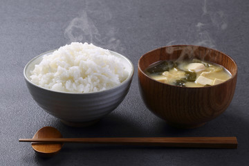 ごはんと味噌汁