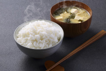 ごはんと味噌汁