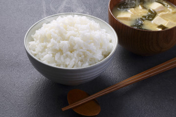 ごはんと味噌汁