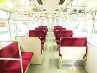 湘南モノレール車内 © nawakesa