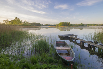 Naklejka premium beautiful, misty sunrise