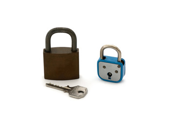2 Vorhängeschlösser mit Schlüssel
