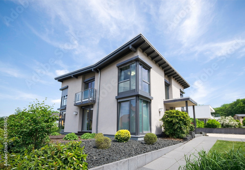 "modernes Stadthaus" photo libre de droits sur la banque d'images