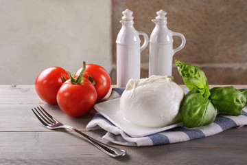 Mozzarella di bufala con pomodoro e basilico © fabiomax