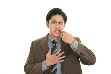 歯痛を訴える男性