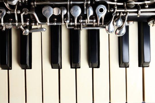 Musical instruments piano and oboe