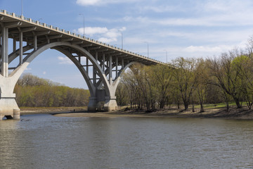 Fototapeta na wymiar Mendota Bridge In Spring