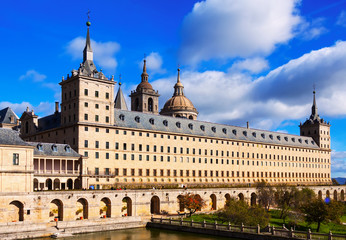Obraz premium Royal Palace in sunny autumn day. Escorial