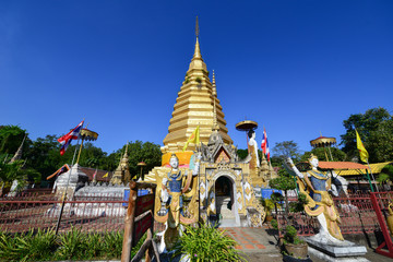 Wat Prathatsuthone, Phare