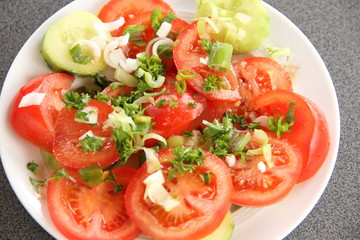 frischer Tomatensalat