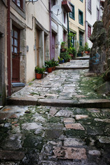Obraz premium Alley in the Old Town of Porto in Portugal