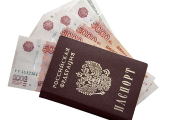 Российский паспорт с пятитысячными купюрами