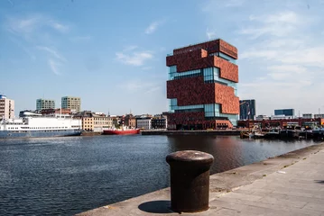 Fotobehang Museum aan de Stroom am Oostendekaai in Antwerpen © dietwalther