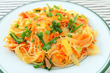 沖縄料理の素麺チャンプルー 