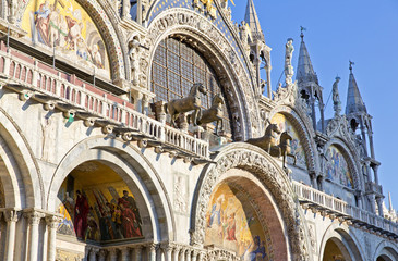 Fototapeta premium The Patriarchal Cathedral Basilica of Saint Mark at the Piazza S