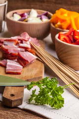 Ingredients to prepare skewers.