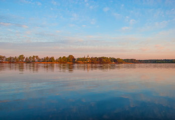 Obraz premium Early morning on Lake Seliger