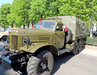 Soviet post-WW2 general purpose 2.5 ton 6x6 truck ZIL-157
